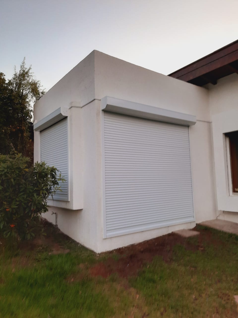 CORTINAS METÁLICAS MARANATA