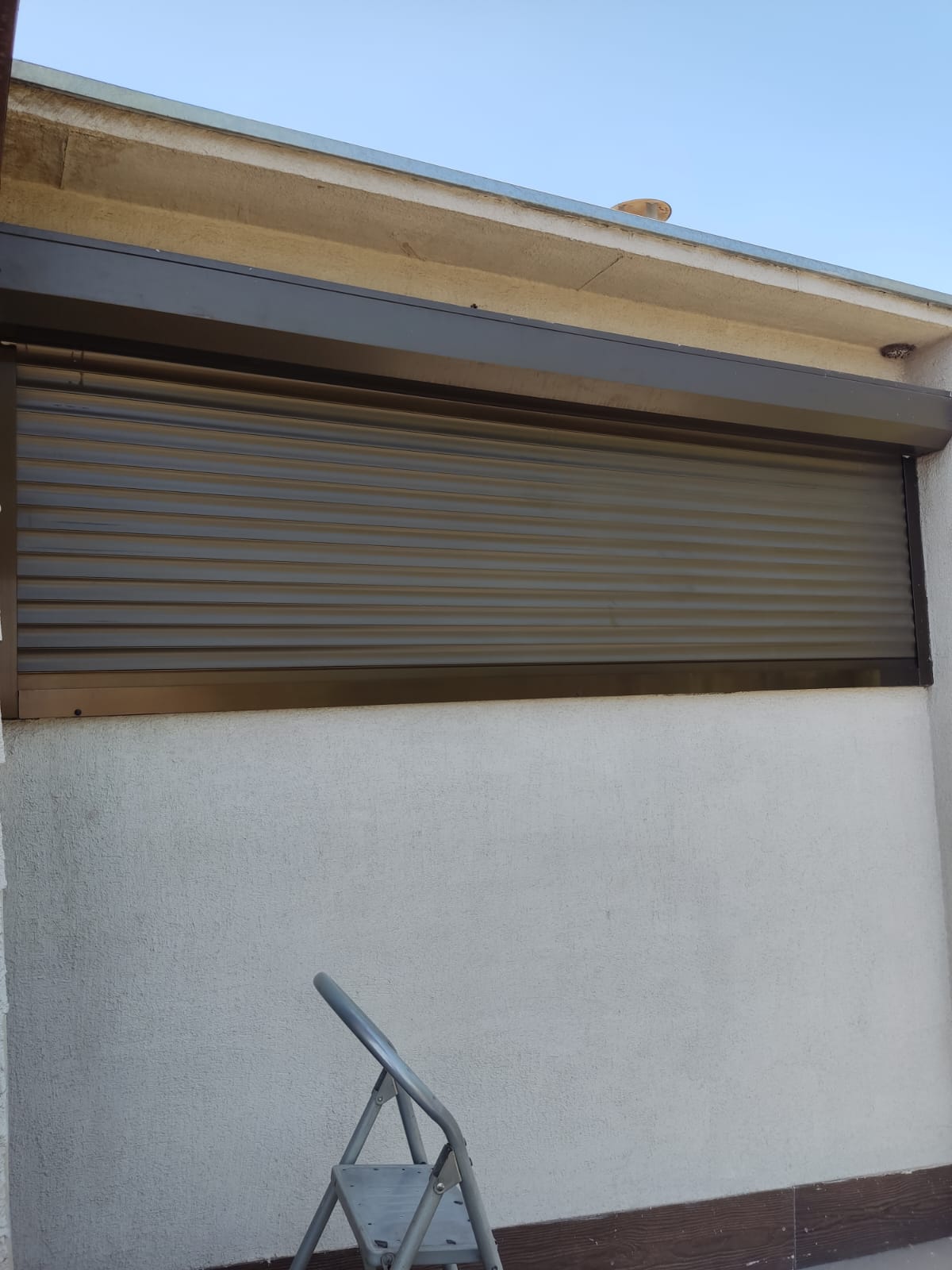 CORTINAS METÁLICAS MARANATA