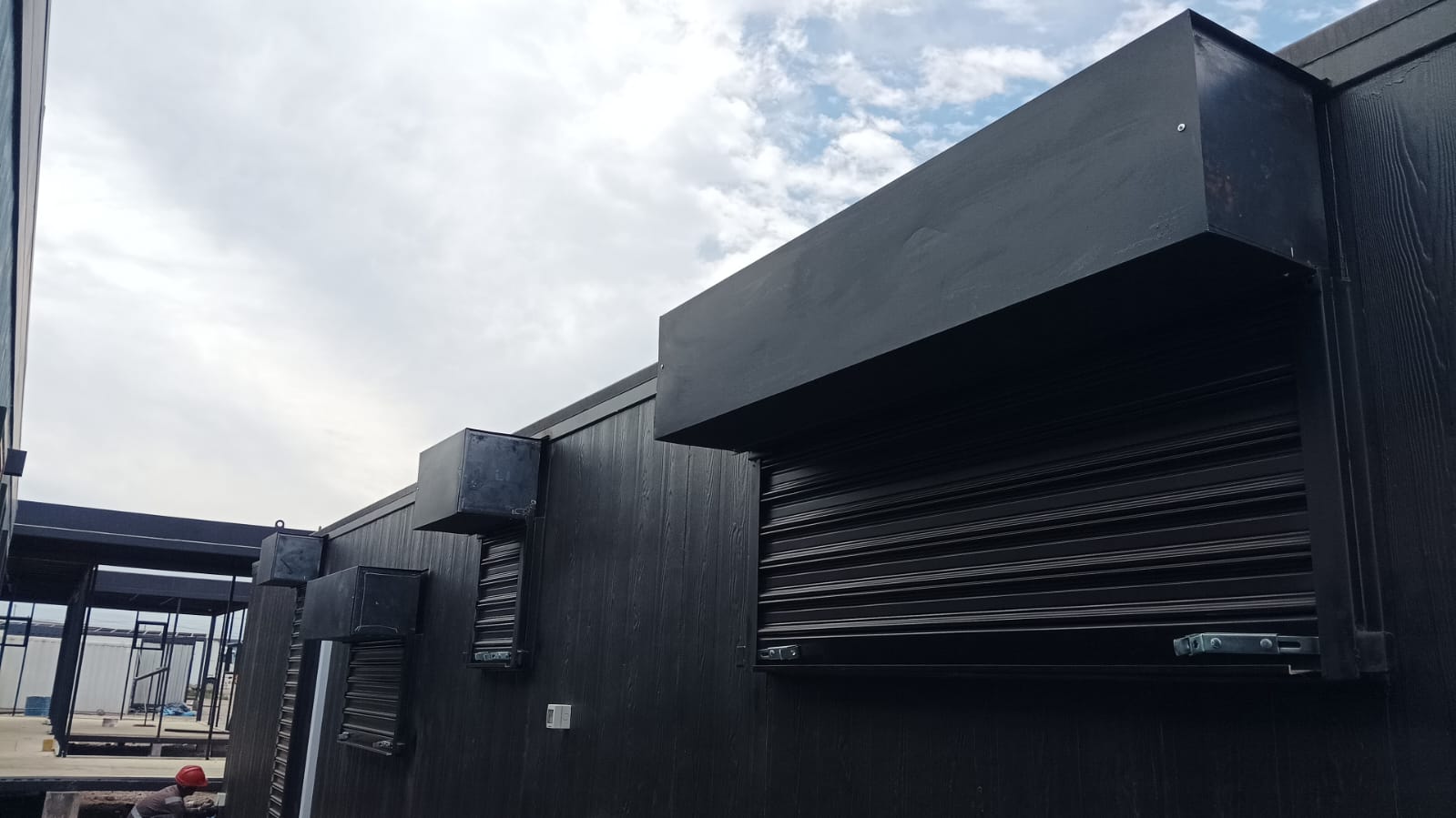 CORTINAS METÁLICAS MARANATA