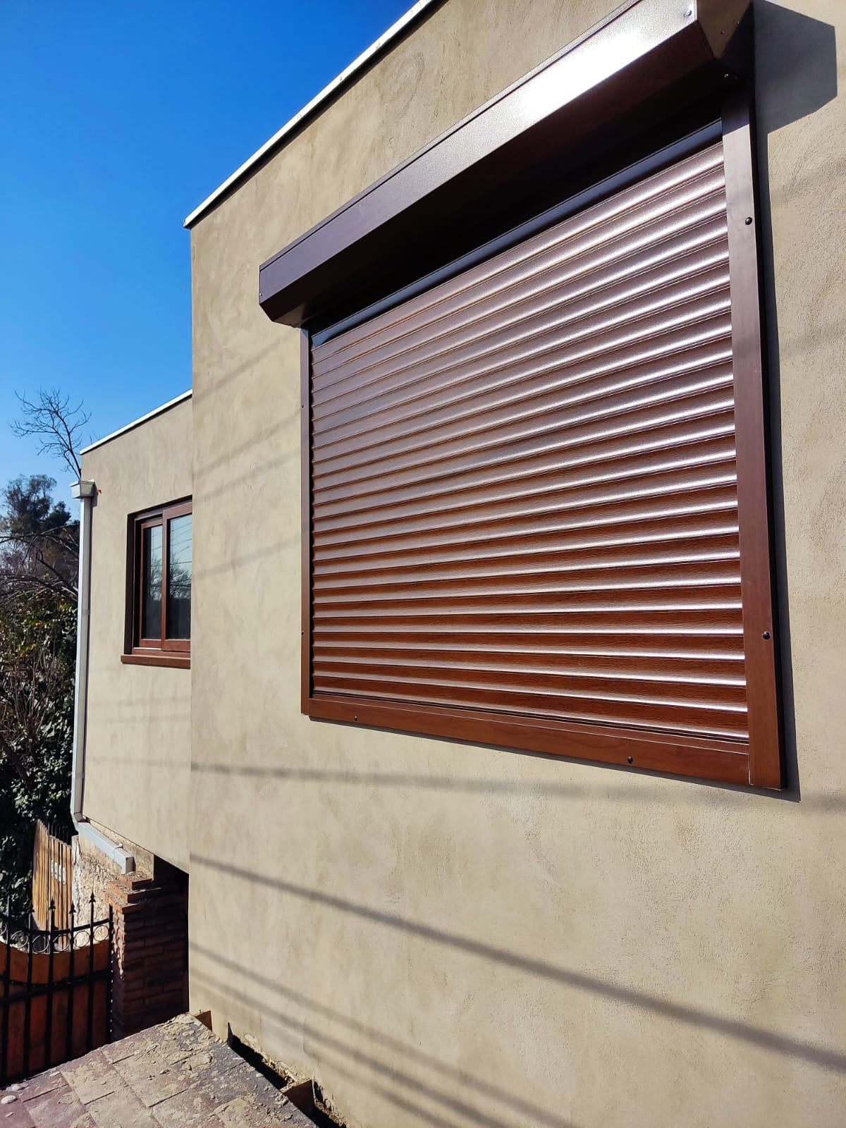 CORTINAS METÁLICAS MARANATA