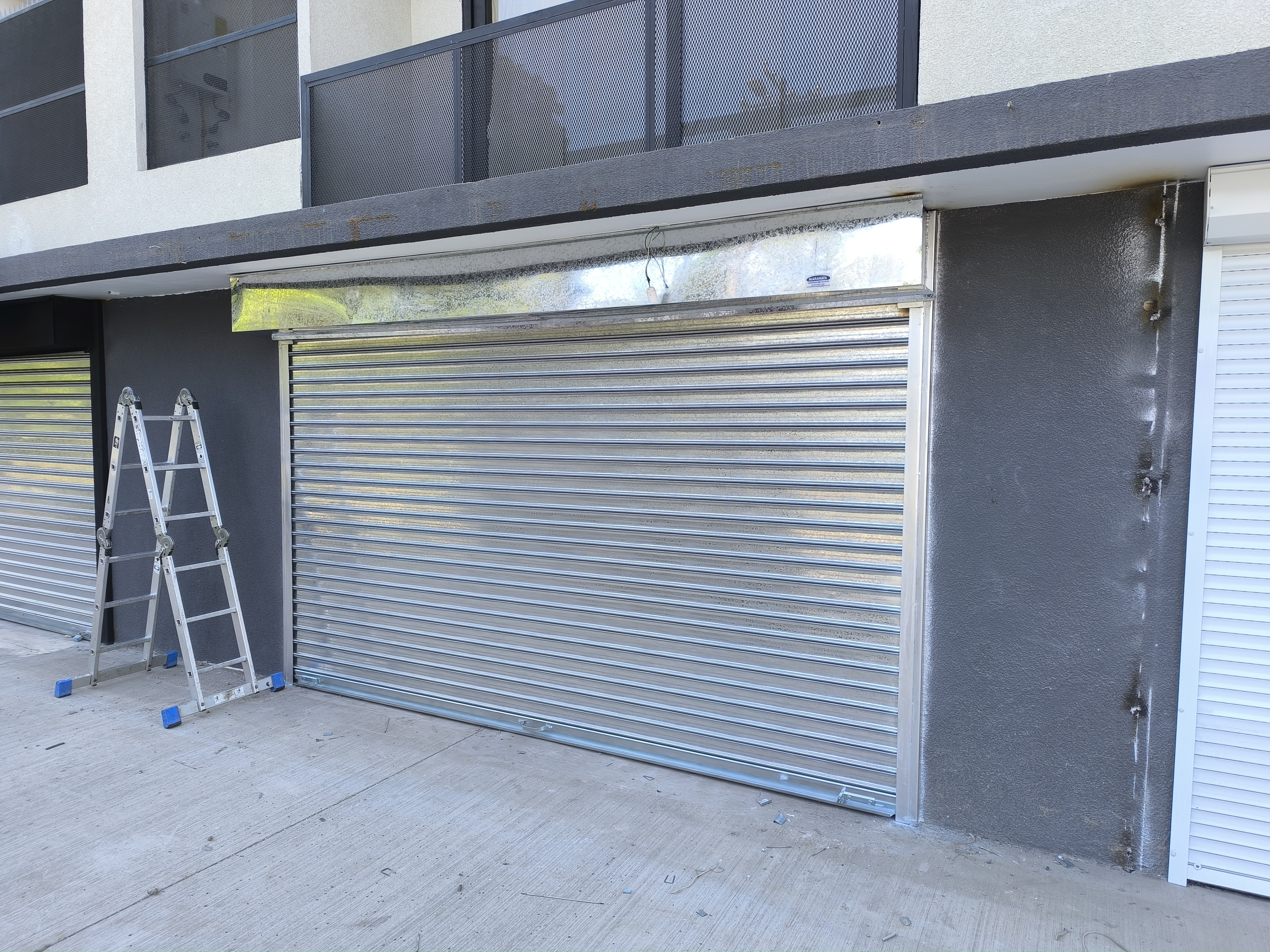 CORTINAS METÁLICAS MARANATA