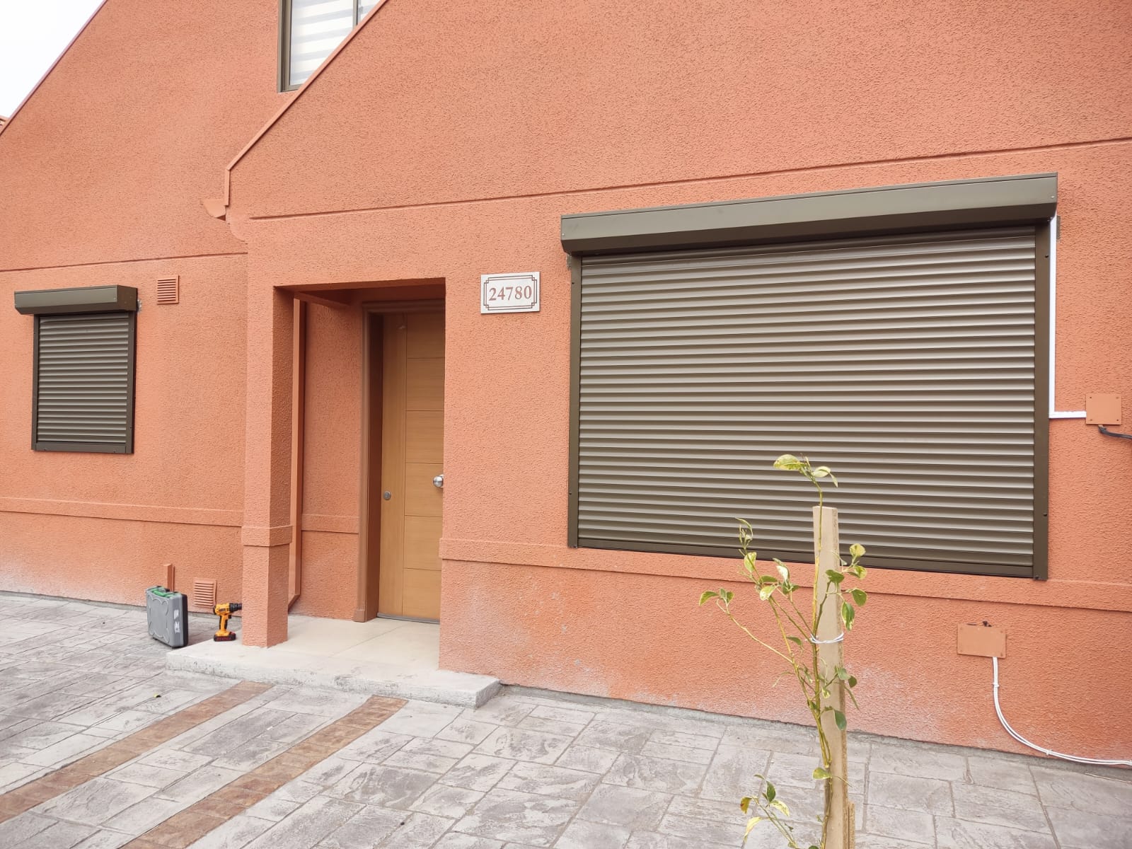 CORTINAS METÁLICAS MARANATA