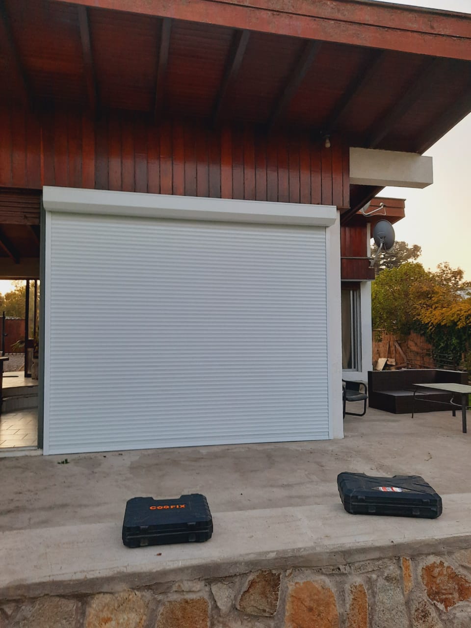 CORTINAS METÁLICAS MARANATA